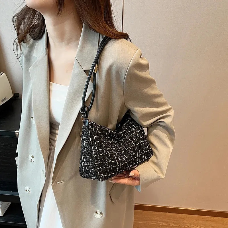 New Fashionable Women's Casual Shoulder Bag With Zipper Closure For Women #3629