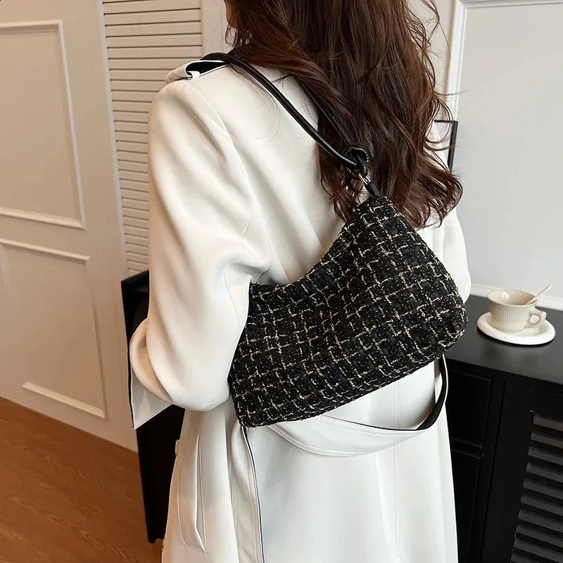 New Fashionable Women's Casual Shoulder Bag With Zipper Closure For Women #3629