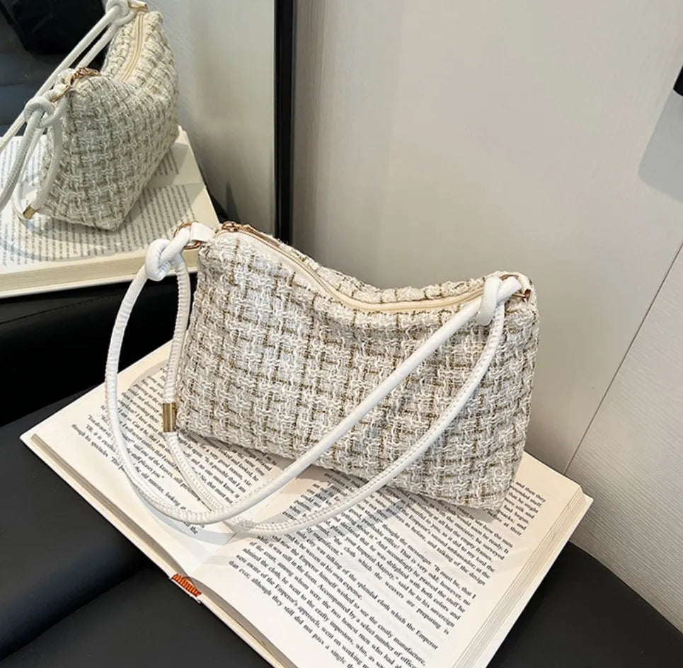 New Fashionable Women's Casual Shoulder Bag With Zipper Closure For Women #3629