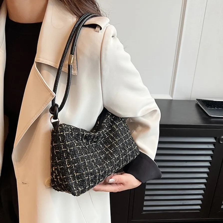 New Fashionable Women's Casual Shoulder Bag With Zipper Closure For Women #3629